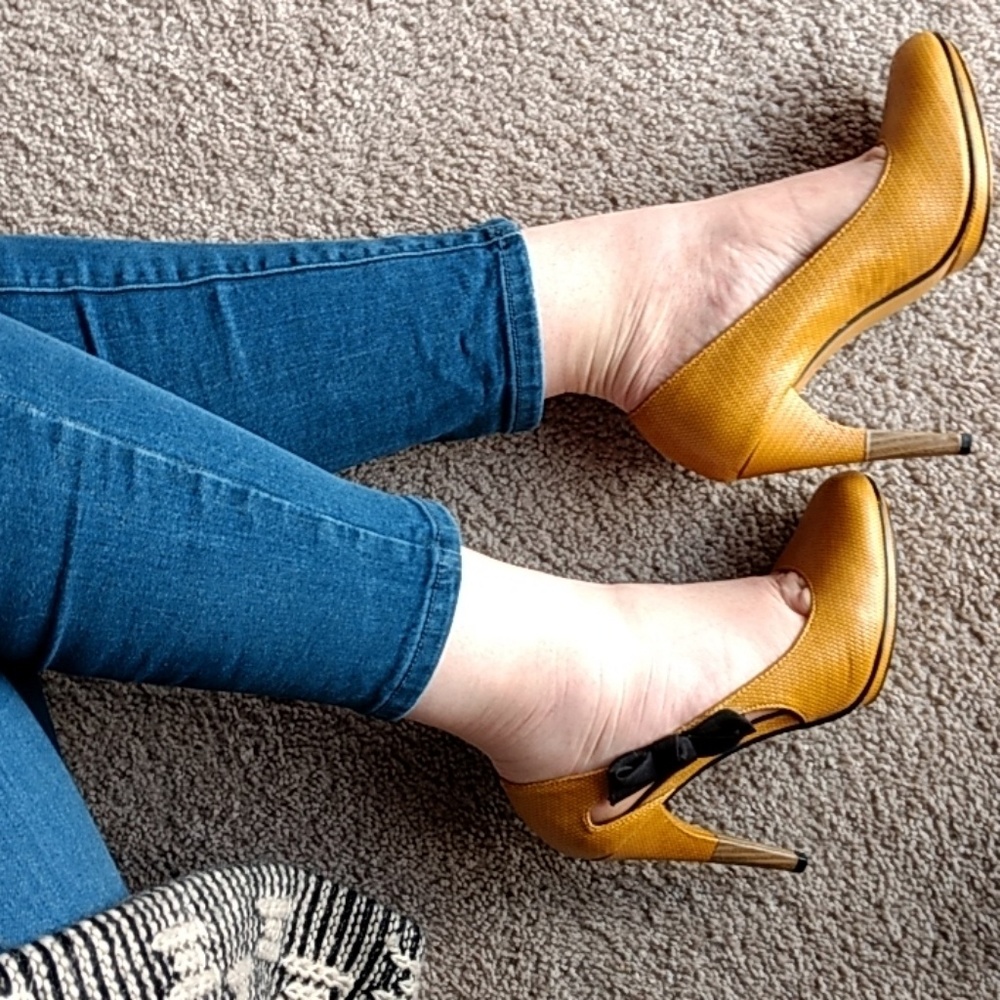 Lela Rose Cutout Bow Pumps, Mustard